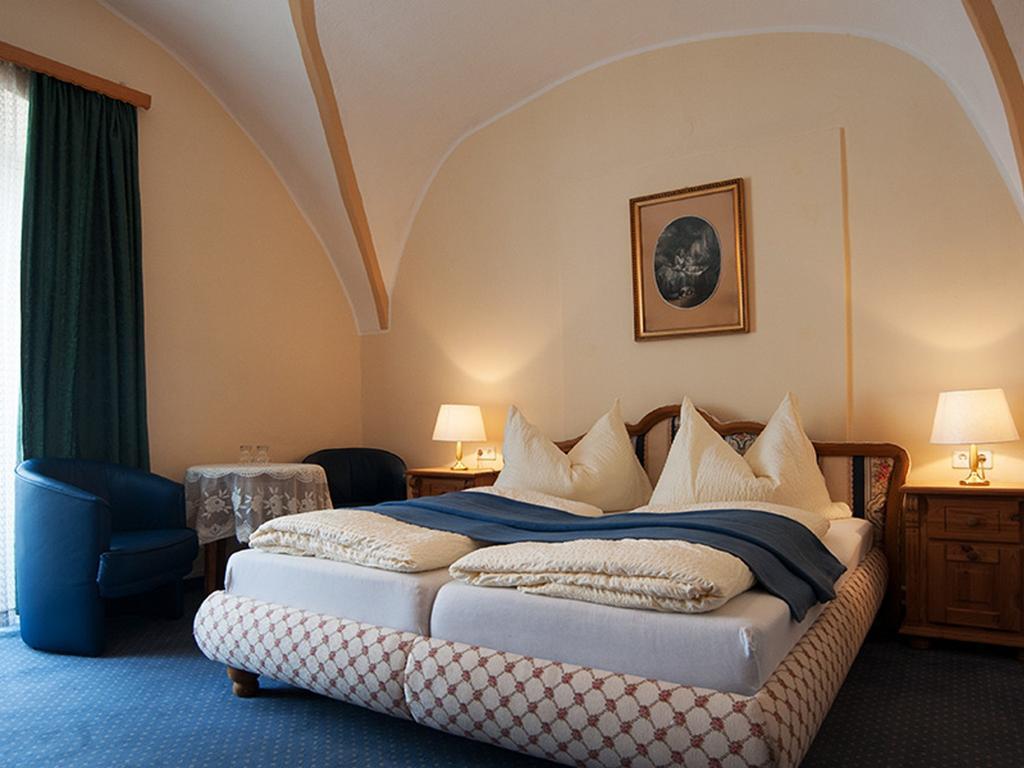 Pension Frenzl - Kaiser Von Oesterreich Hermagor-Pressegger See Room photo